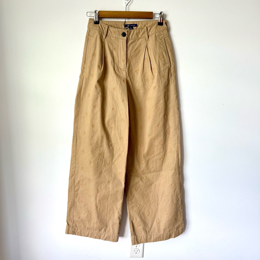 Tommy Hilfiger Monogrammed Embroidered Tan Wide Leg Chinos—SZ. 00